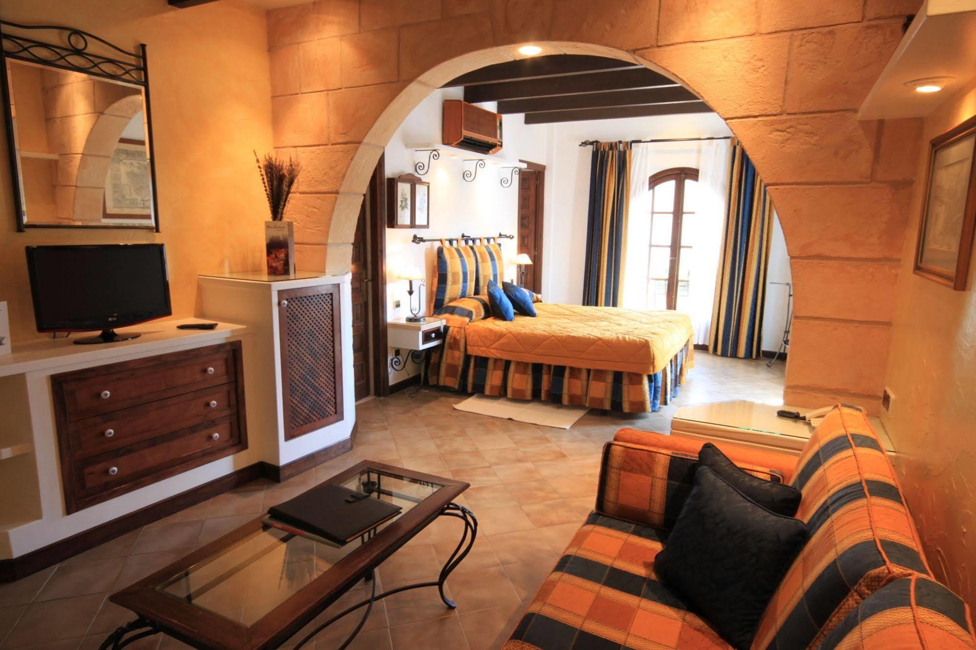 Petit Hotel Ses Rotges - Only Adults كالا راتخاذا المظهر الخارجي الصورة